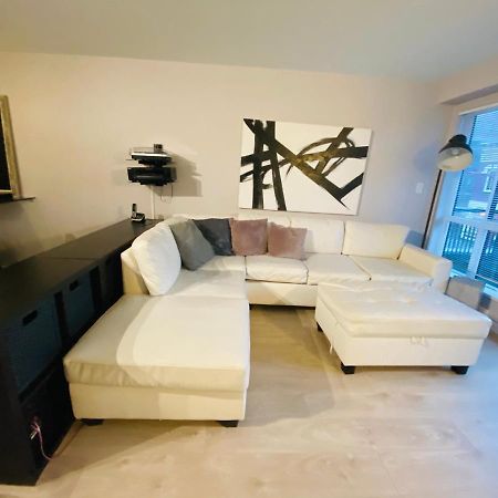 Downtown Heritage Condo With Parking Victoria Ngoại thất bức ảnh