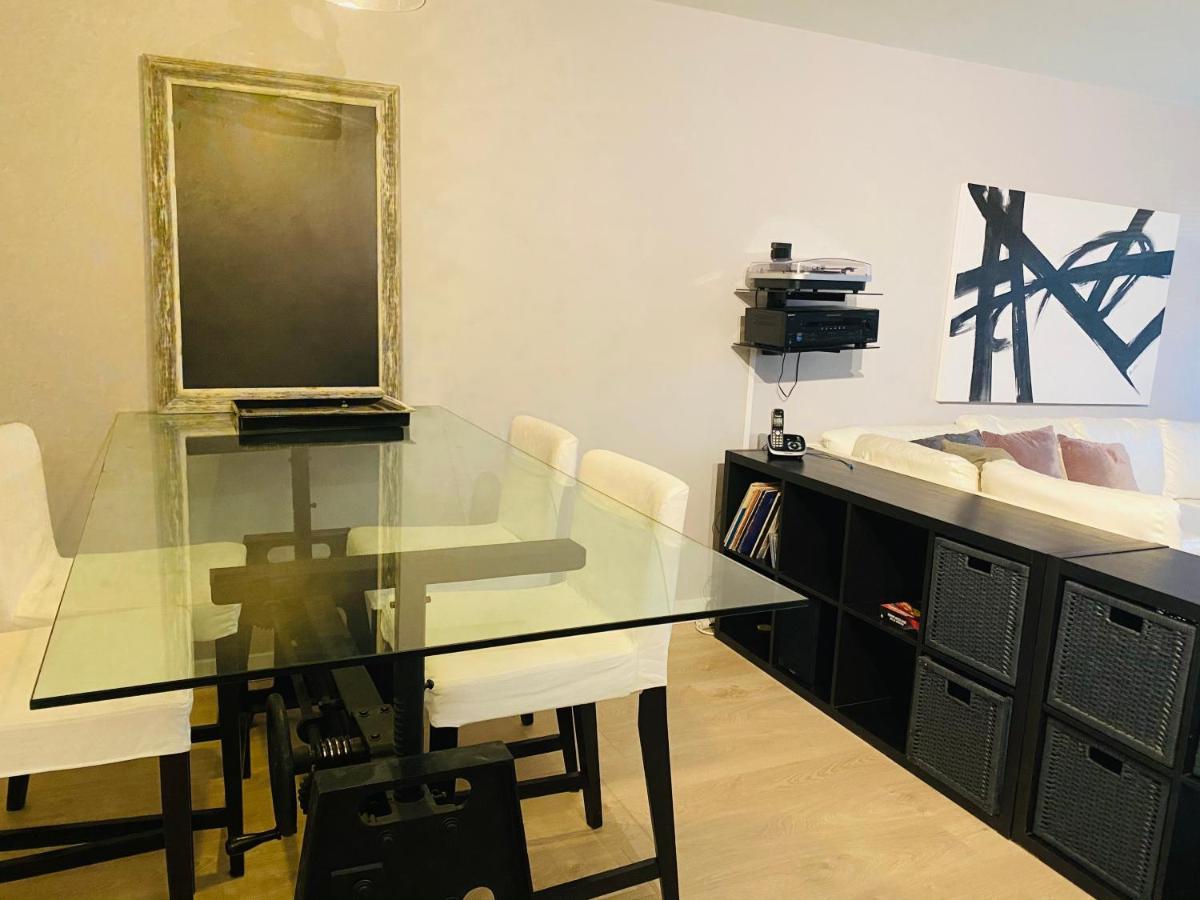 Downtown Heritage Condo With Parking Victoria Ngoại thất bức ảnh