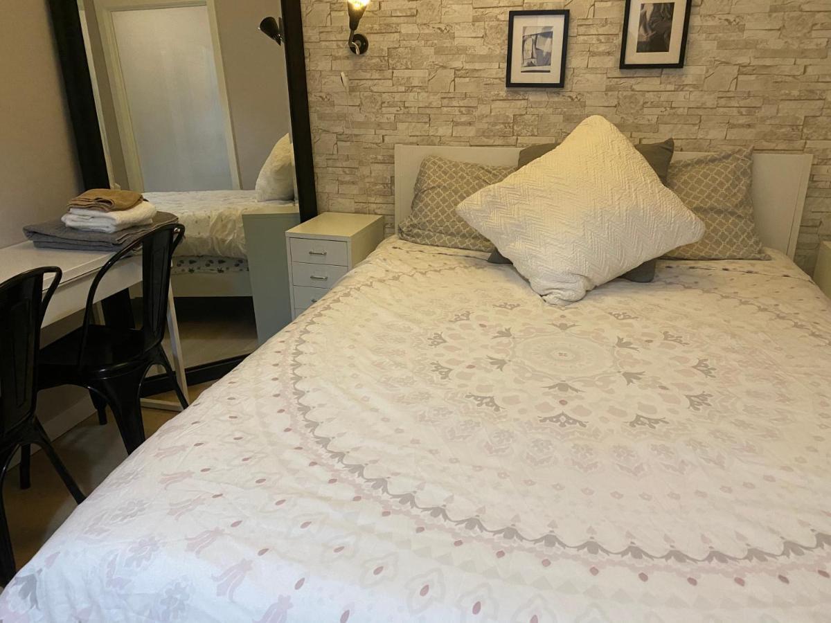 Downtown Heritage Condo With Parking Victoria Ngoại thất bức ảnh